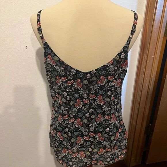 EUC Cabi Sleeveless Flowered Lined V-Neck Top Size Small #31 - Picture 9 of 11